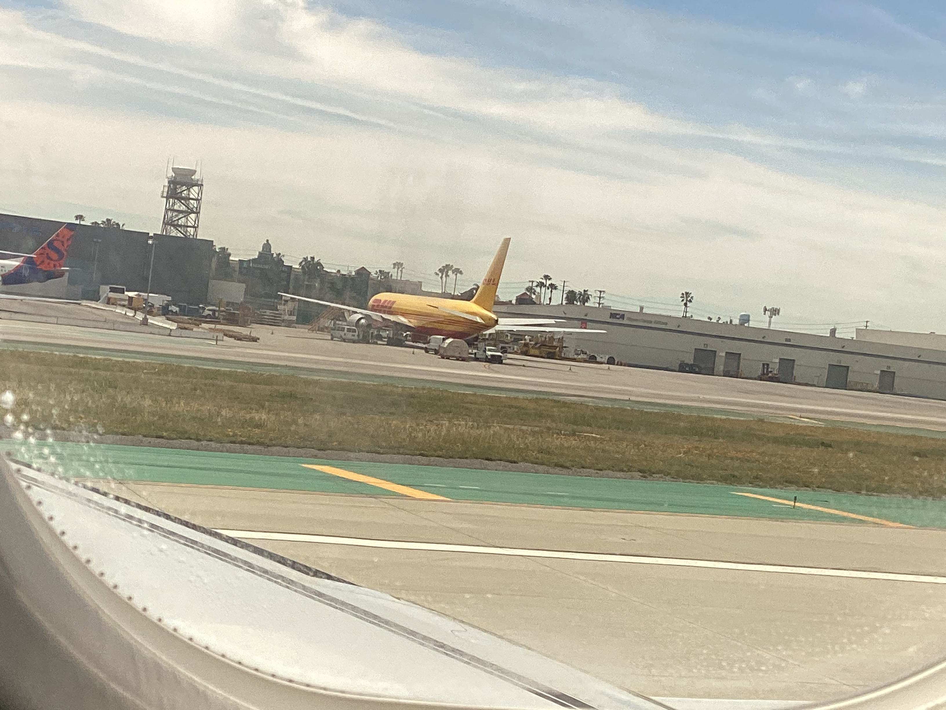DHL
